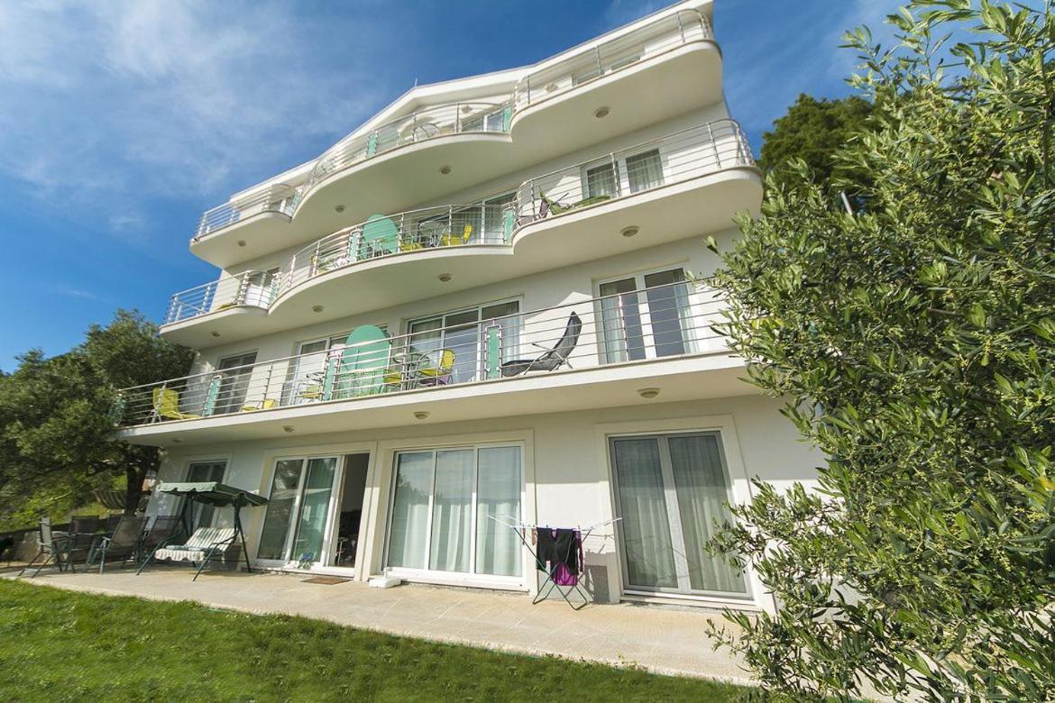 Villa Issea Brela Exterior photo