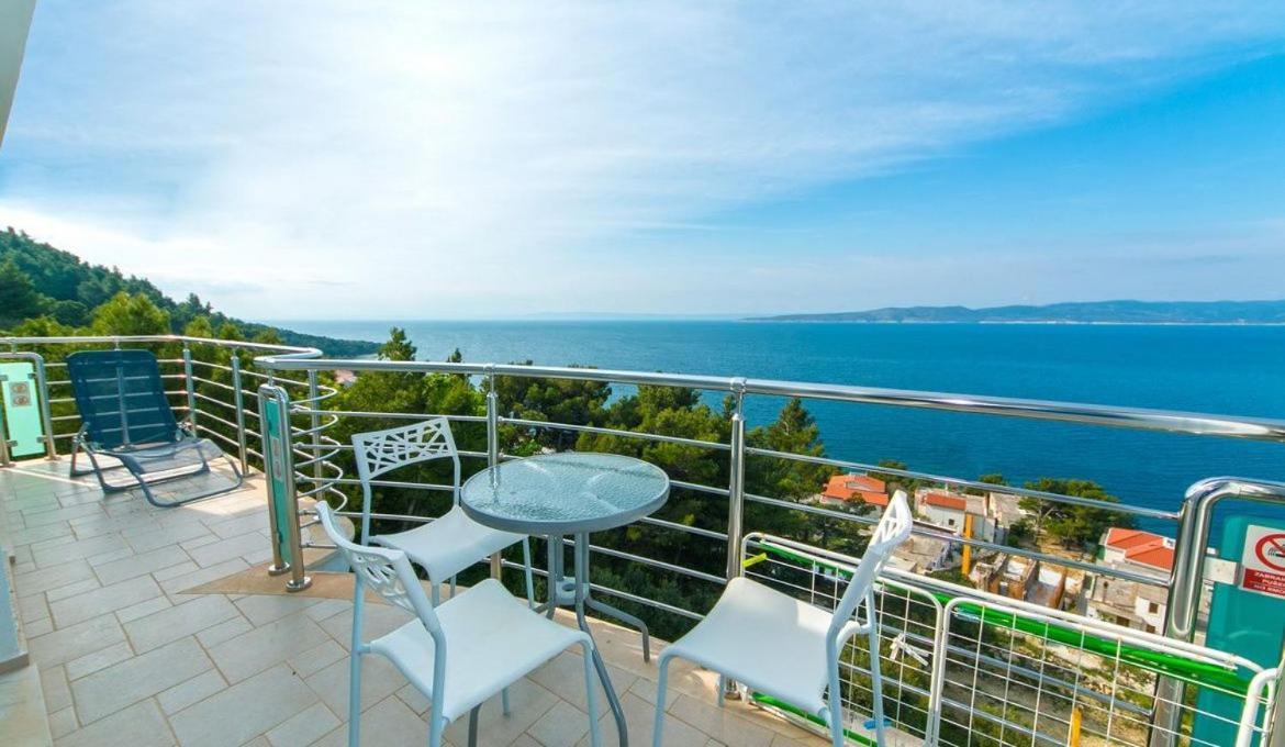 Villa Issea Brela Exterior photo